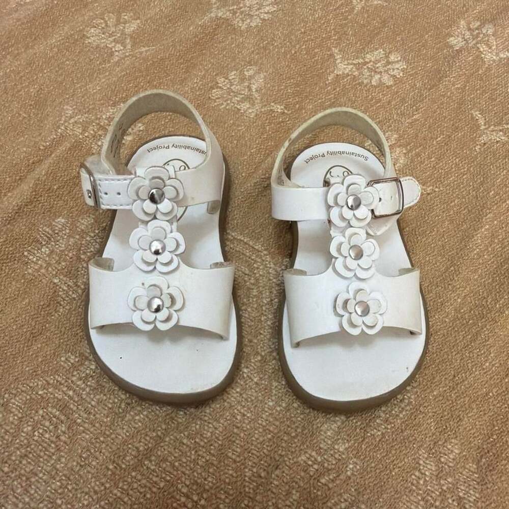 Footmates Eco-Jasmine Sandals Size 5.0 White Floral